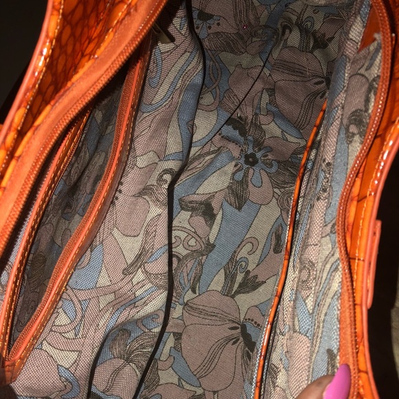 Large Handbag - Picture 2 of 5